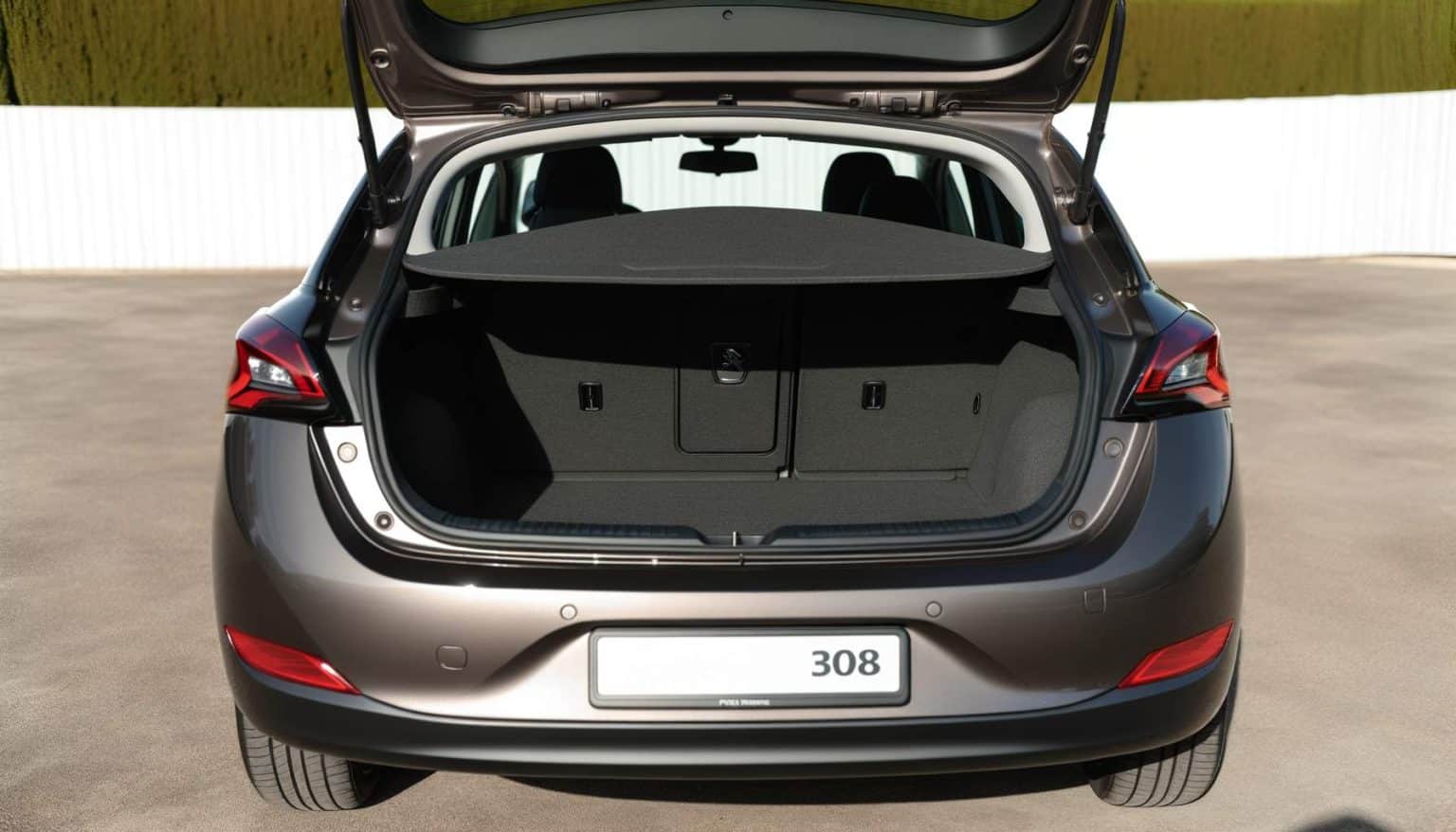 Quelle taille fait le coffre d’une Peugeot 308 ?